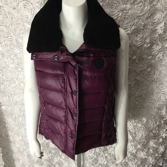 🎊😀🎉HP🎉😀🎊 UGG Down Vest - 1 left size M - Picture 5 of 8
